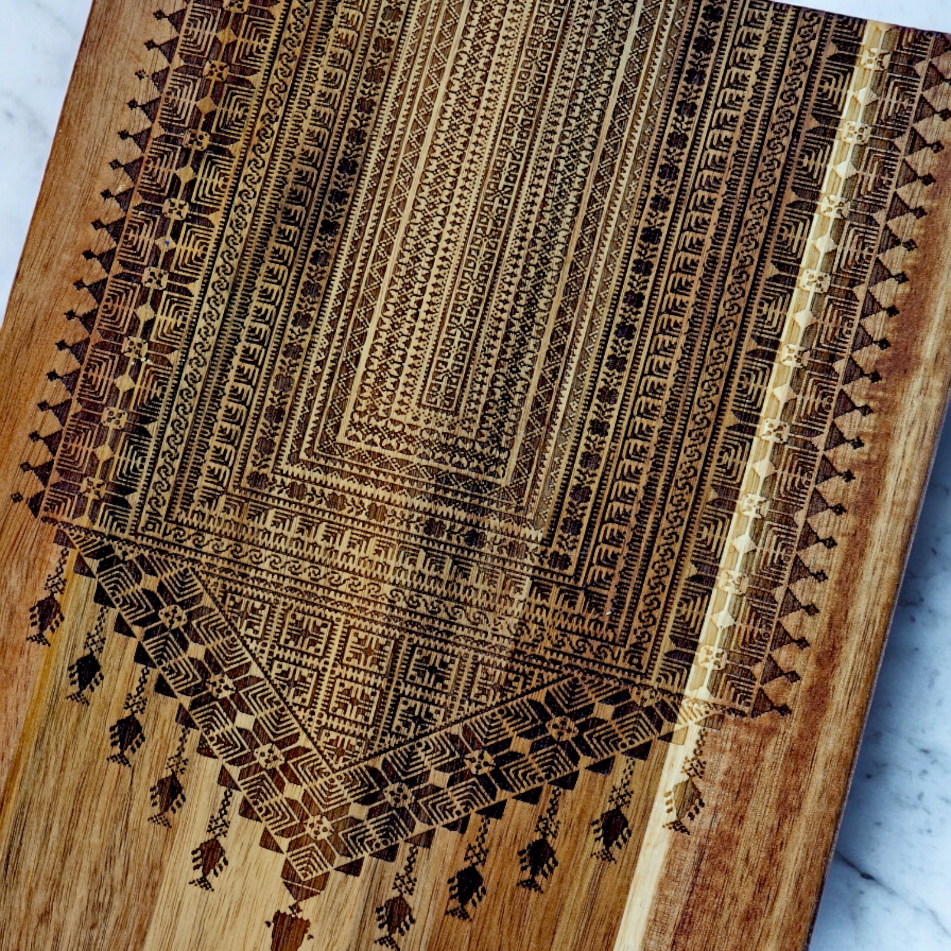 Tatreez Engraved Cutting Board /Islamic decor/Gift /kitchen decor